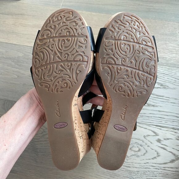 Clarks Artisan Active Air 3" Heel Wedge Leather Sandals Black + Tan Sz 8M - Picture 6 of 10